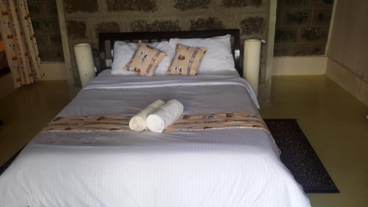 Maili Saba Camp Villa Nakuru Eksteriør bilde