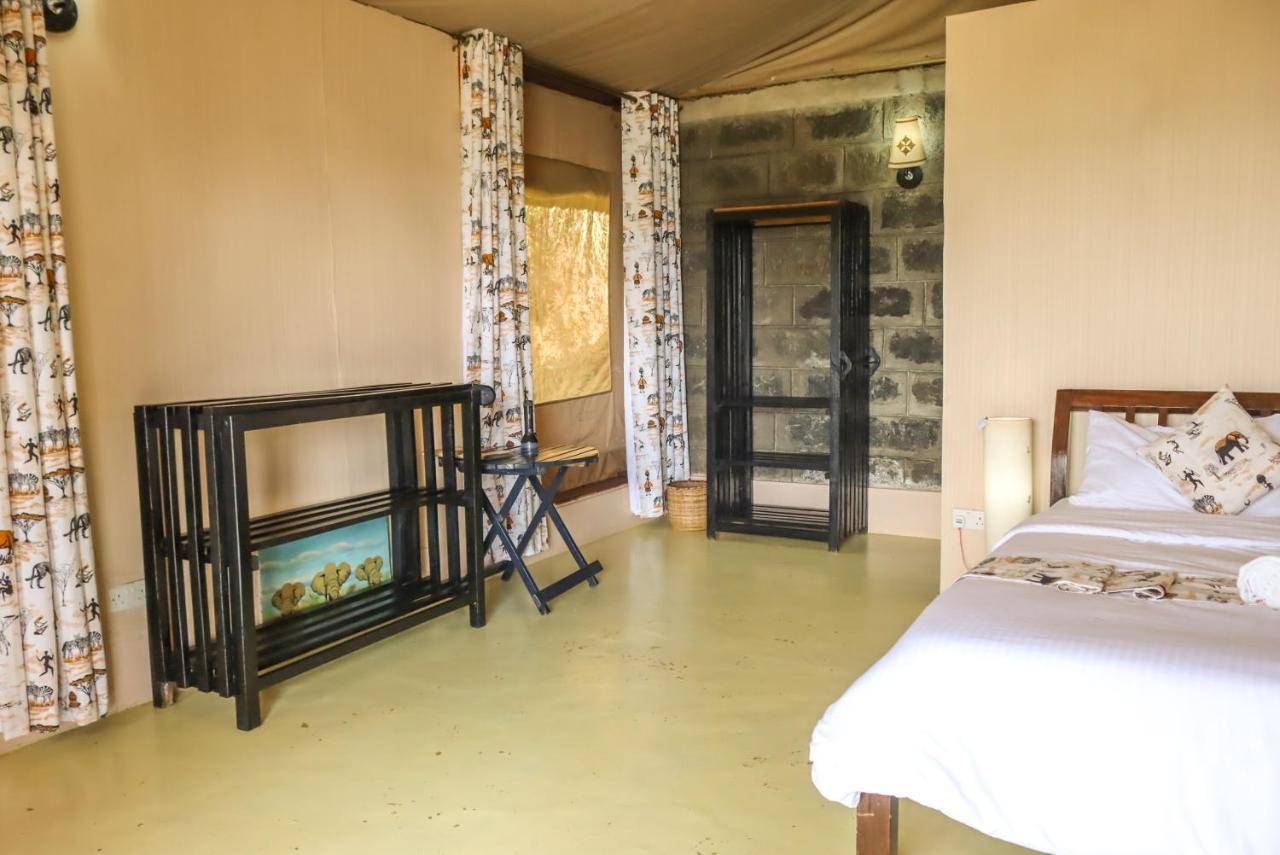 Maili Saba Camp Villa Nakuru Eksteriør bilde